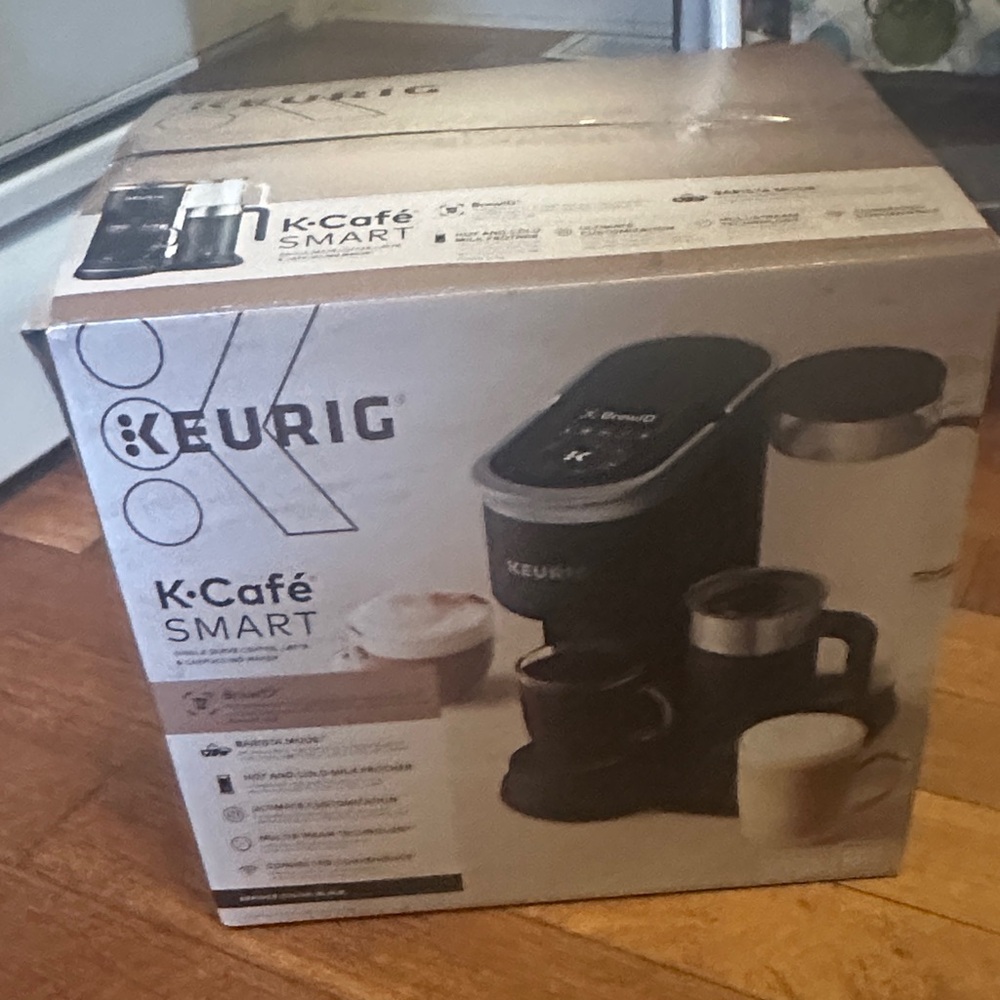 Keurig K-Café SMART in Black and Silver